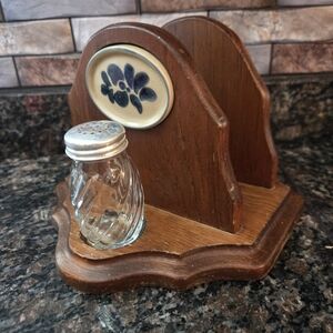 RARE!! Pfaltzgraff  Folk Art Wooden Napkin plus Salt Pepper shakers Holder